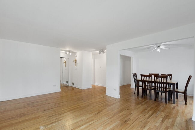 Photo - 7070 N Ridge Blvd Unit 1A