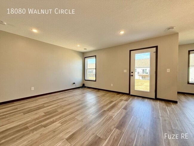 Photo - 18080 Walnut Circle