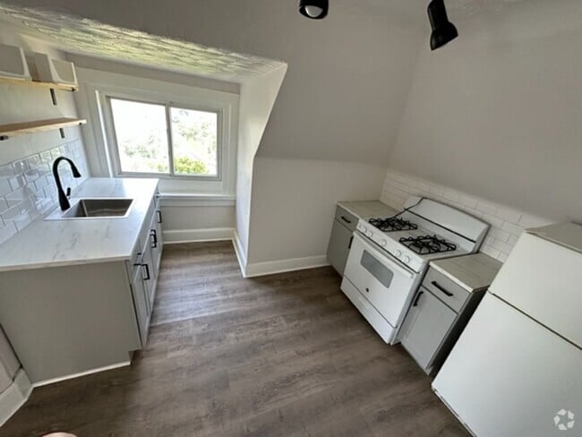 Building Photo - ros753 Unit 3 Rental