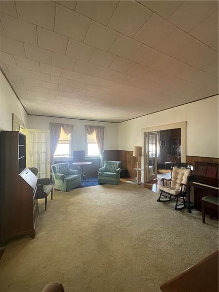 Photo - 233 E Pine St