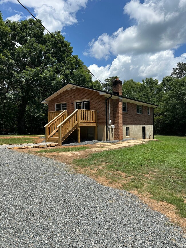 Photo - 160 Oak Crest Rd
