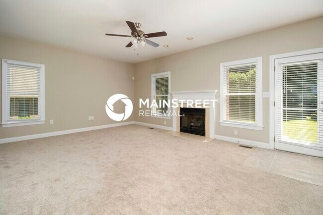 Photo - 5 Bedroom Pet-Friendly Home in Charlotte, NC with Main Street Renewal