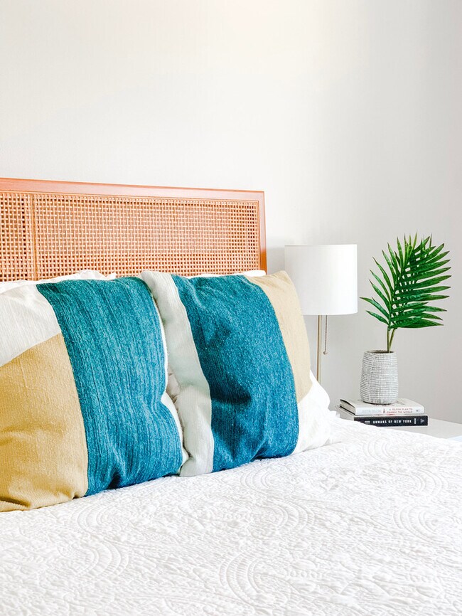 Photo - 3080 Lincoln St