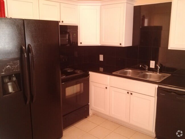 Building Photo - Cozy in Kirkwood-WILL ACCEPT SECTION 8 Rental