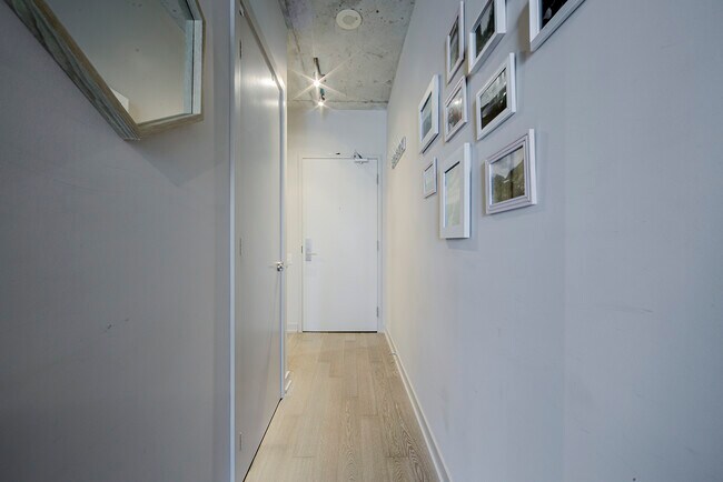 Photo - 39-839 Brant St