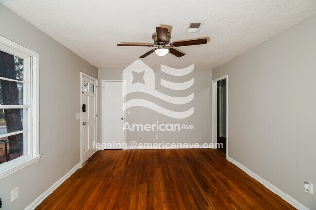 Photo - 300 Forestwood Dr