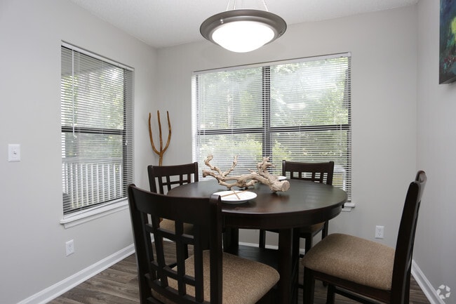 2BR, 2BA - 1,113 SF