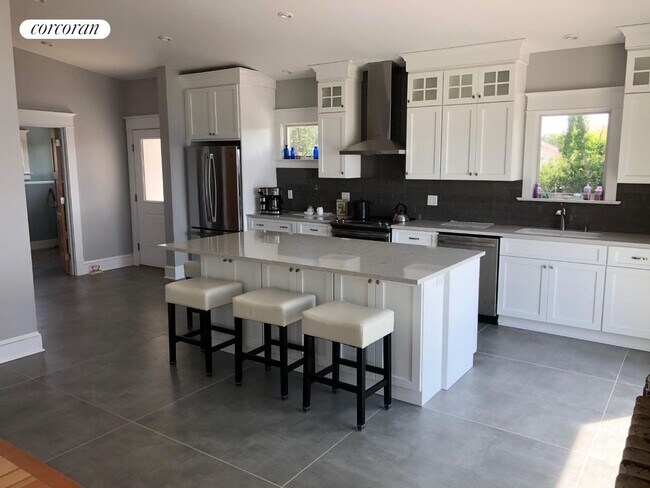 Photo - 63 S Menantic Rd