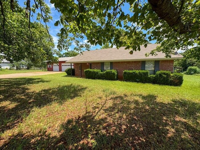 Available Now! 3 Bed 2 Bath on 2 Acres in ... - Available Now! 3 Bed 2 Bath on 2 Acres in ... House