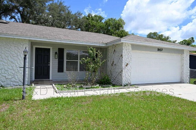 Photo - 907 Swann Dr
