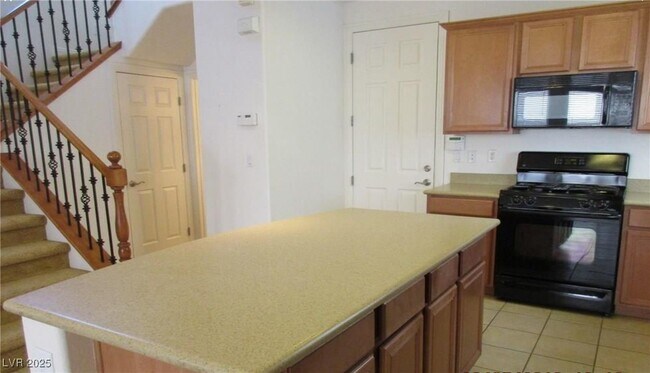 Building Photo - 2303 Aragon Canyon St Rental