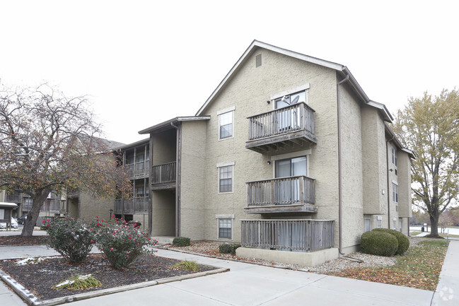 Building Photo - Southfork Apartments