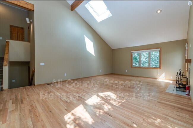 Photo - 4228 Amber St