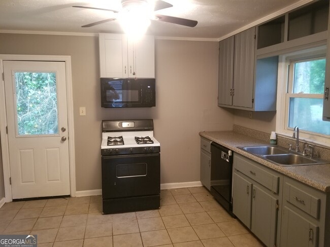 Photo - 35 Clervue Cir NE