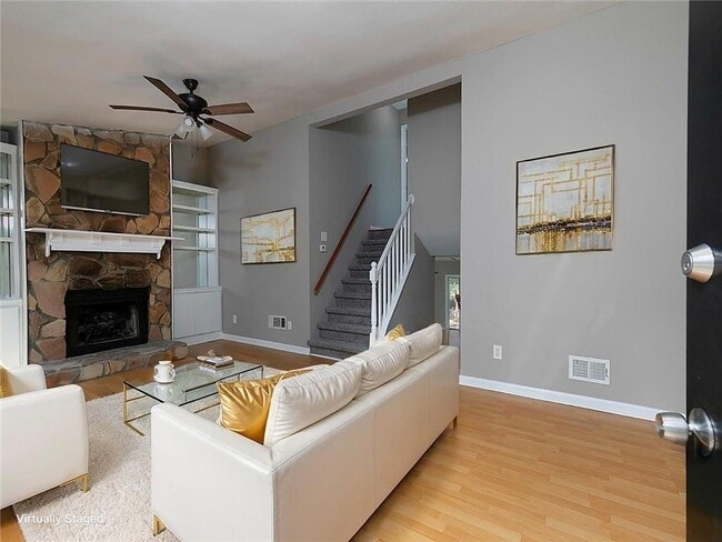 1975 Cheatham Woods Dr SW