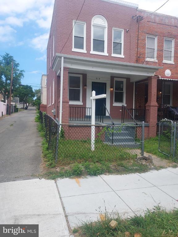 Photo - 619 Sheridan St NW