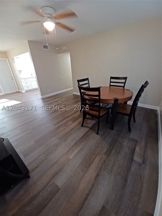 Building Photo - 3525 Polk St Unit 8