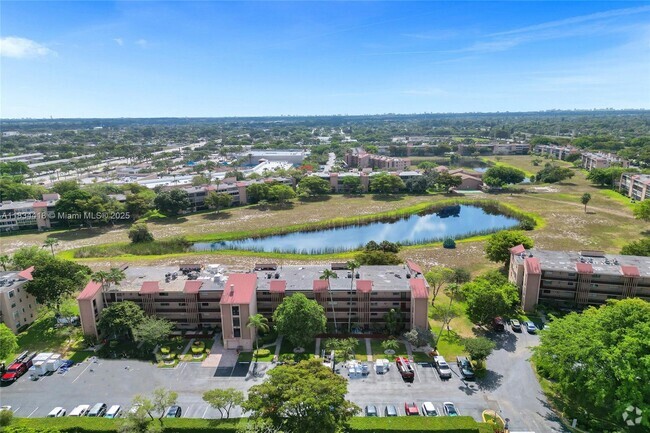 Building Photo - 370 NW 76th Ave Unit 307 Rental