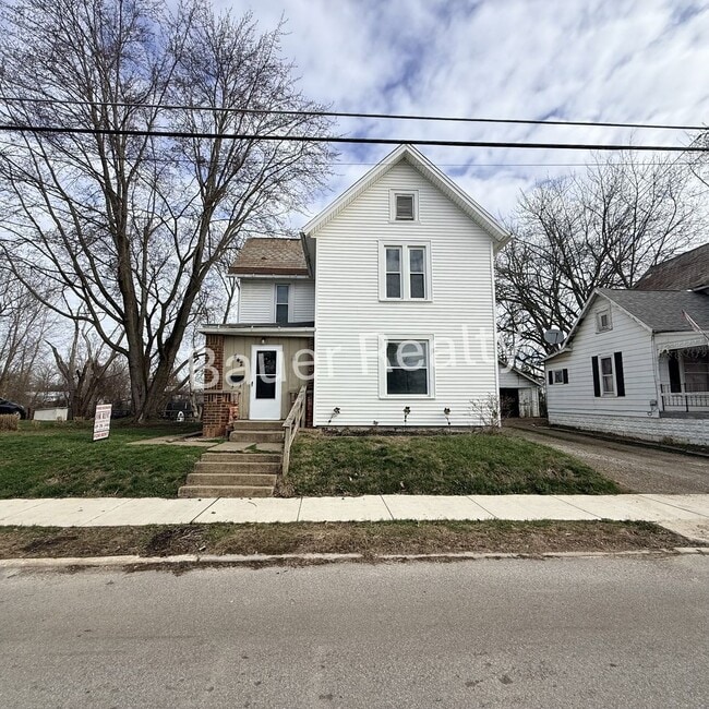 Building Photo - 3 Bedroom single family home