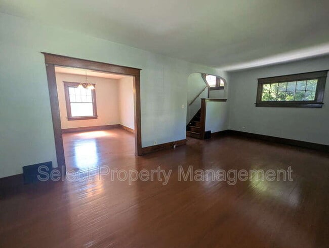 Photo - 2526 Hoagland Ave