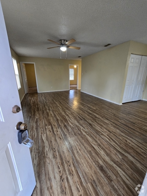 Building Photo - 10230 Peterson Rd Rental