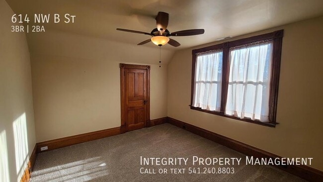 Photo - 614 NW B St