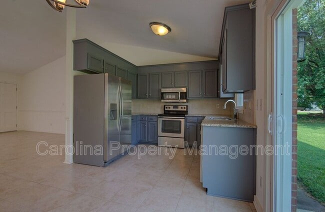 Photo - 5132 Rea Rd