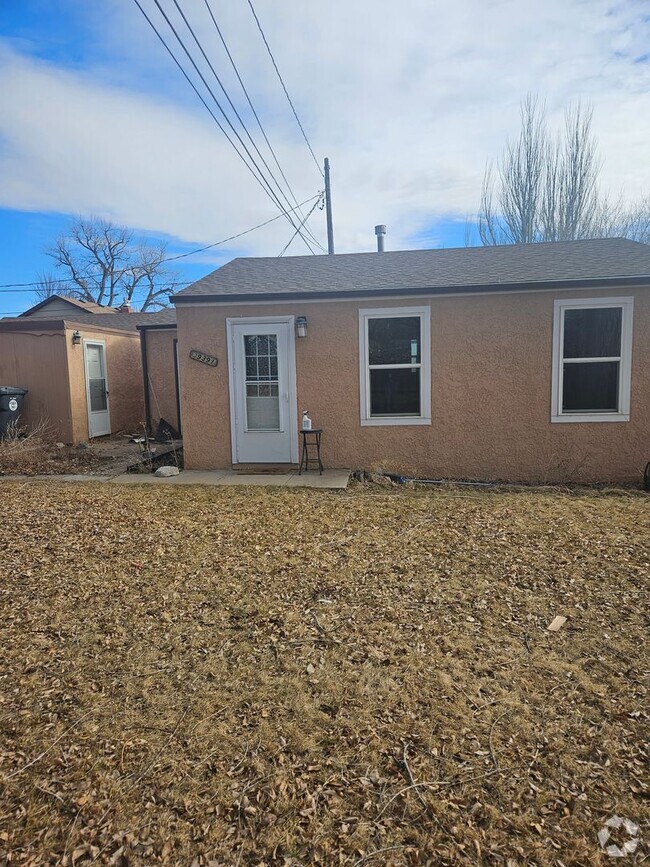 Building Photo - 2 BED | 1 BATH | SINGLE-LEVEL HOME | WEST