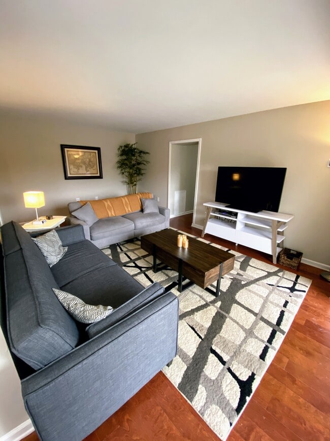 Photo - 605 Center St Unit #104