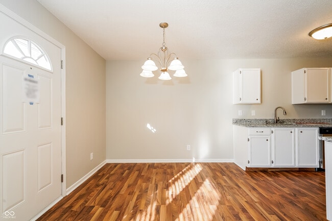 Photo - 1290 Freemont Ln