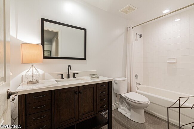 300 Dunes Blvd Unit 105