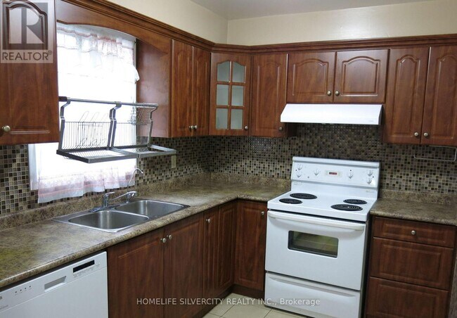 Photo - 18 Pickard Ln