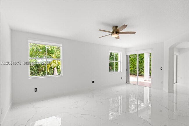 Photo - 16001 SW 43rd Terrace