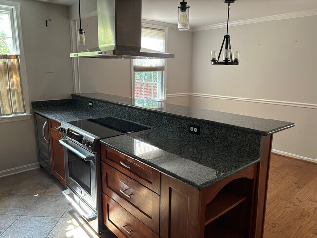 Photo - 1037 N Pitt St