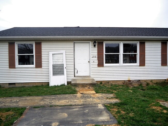 Photo - 210 E Fairfax St House