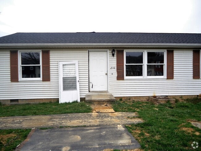 Building Photo - 210 E Fairfax St Rental