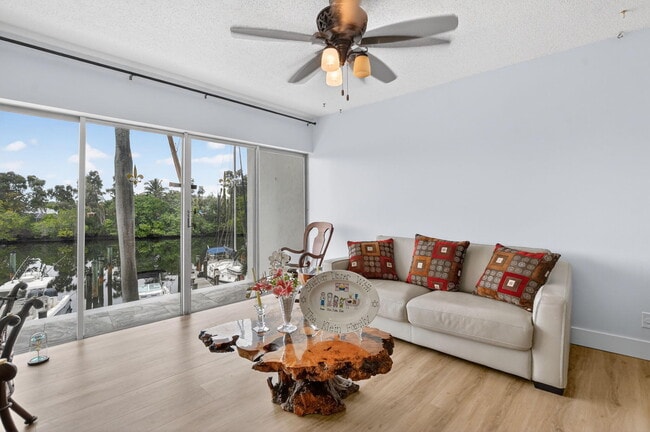 Photo - 1319 E Hillsboro Blvd Unit 208