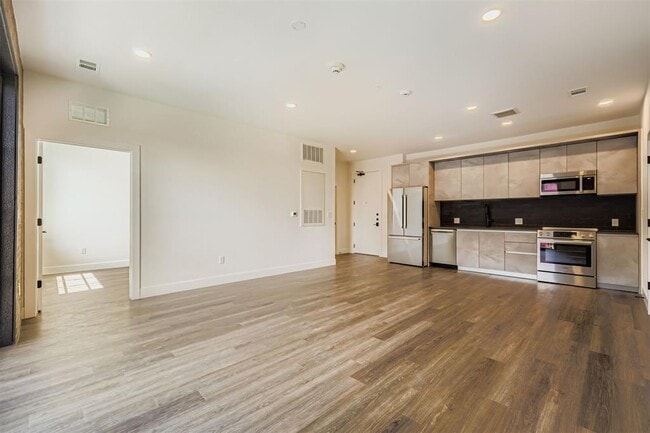 Building Photo - 4315 S Congress Ave Unit 305 Rental