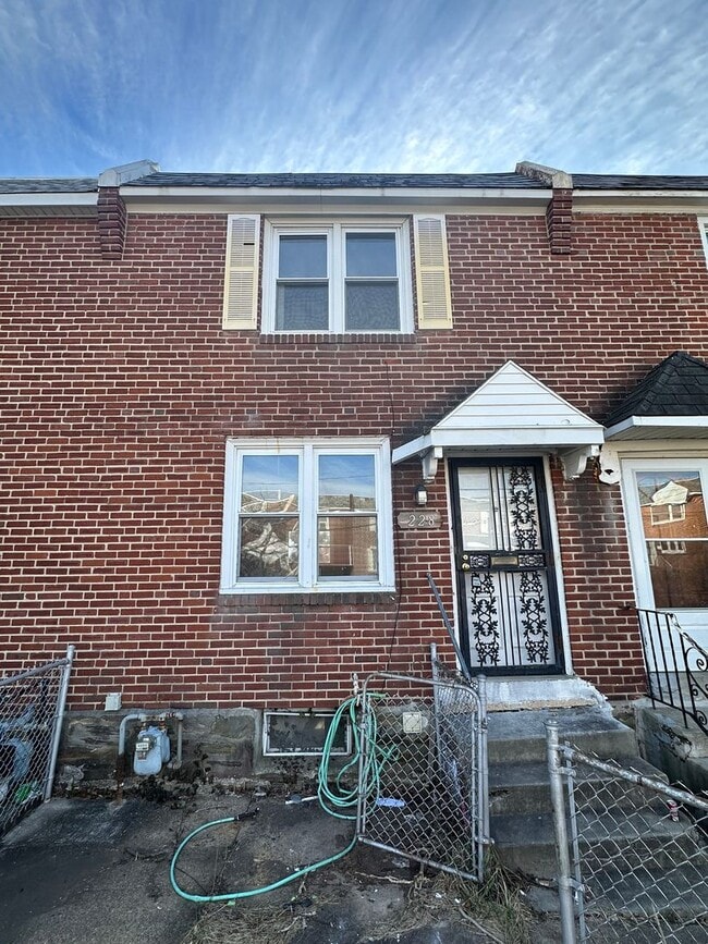 Building Photo - Newly renovated 3 bed, 2 bath