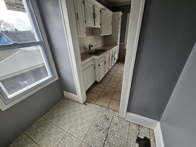 Photo - 10014 Sladden Ave