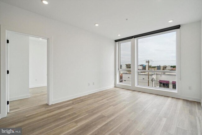 Photo - 2636 E York St Unidad 504