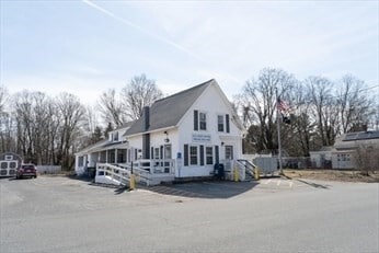 Building Photo - 2 Monson Rd Unit 2B