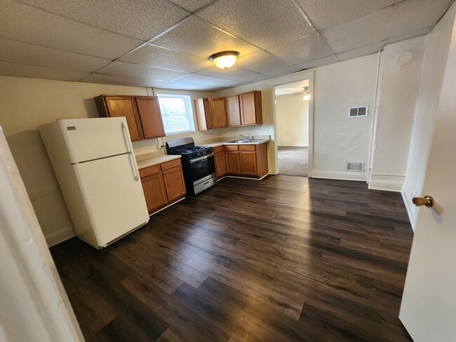 Photo - 1921 Main St Unit Apt 2R