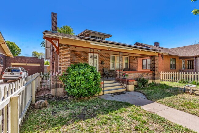 Photo - 1614 Lake Ave