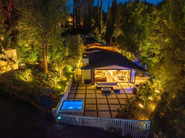 Photo - 16725 Oak View Dr