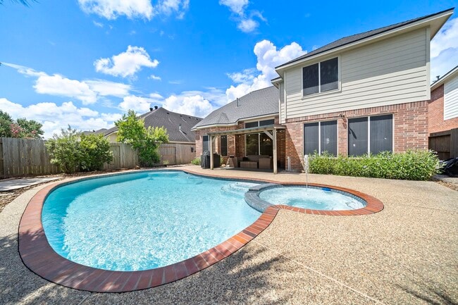 Building Photo - 22634 Cascade Springs Dr
