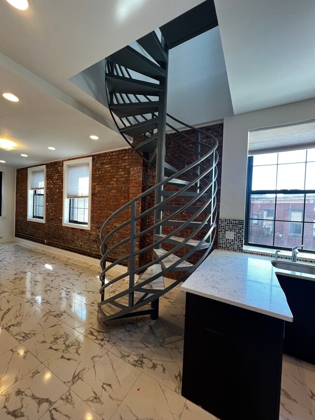 2575 22nd St Unit 2