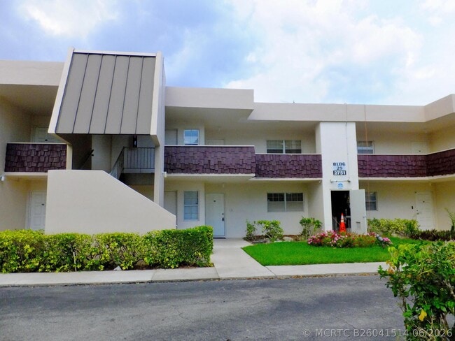 Building Photo - 2751 S Palm Aire Dr Unit 107