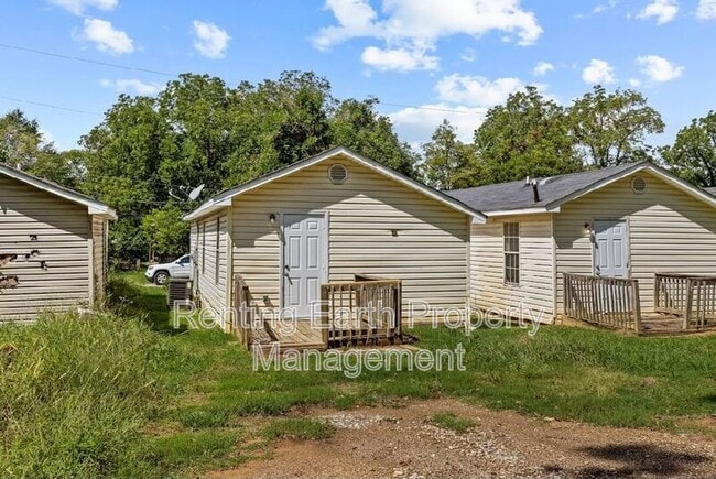 Photo - 725 3rd Ave N
