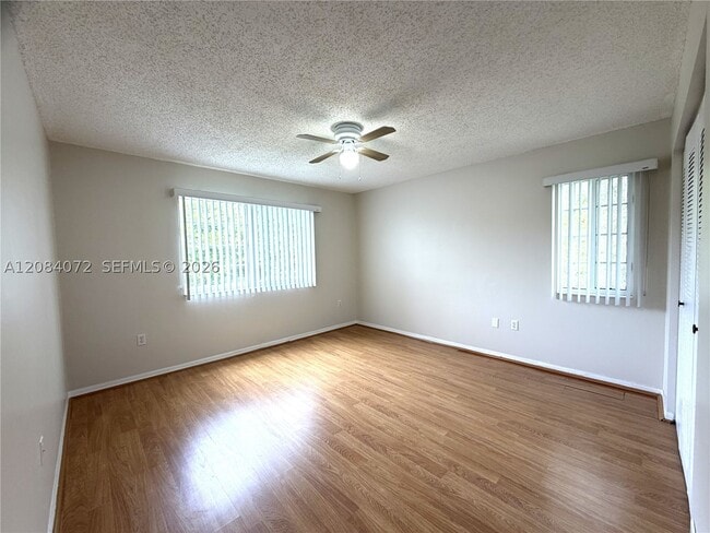 5045 Wiles Rd Unit 201